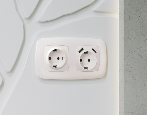 OP2060 Лицевая панель OMEGA (Жемчуг) для электрической розетки с/з QUANT