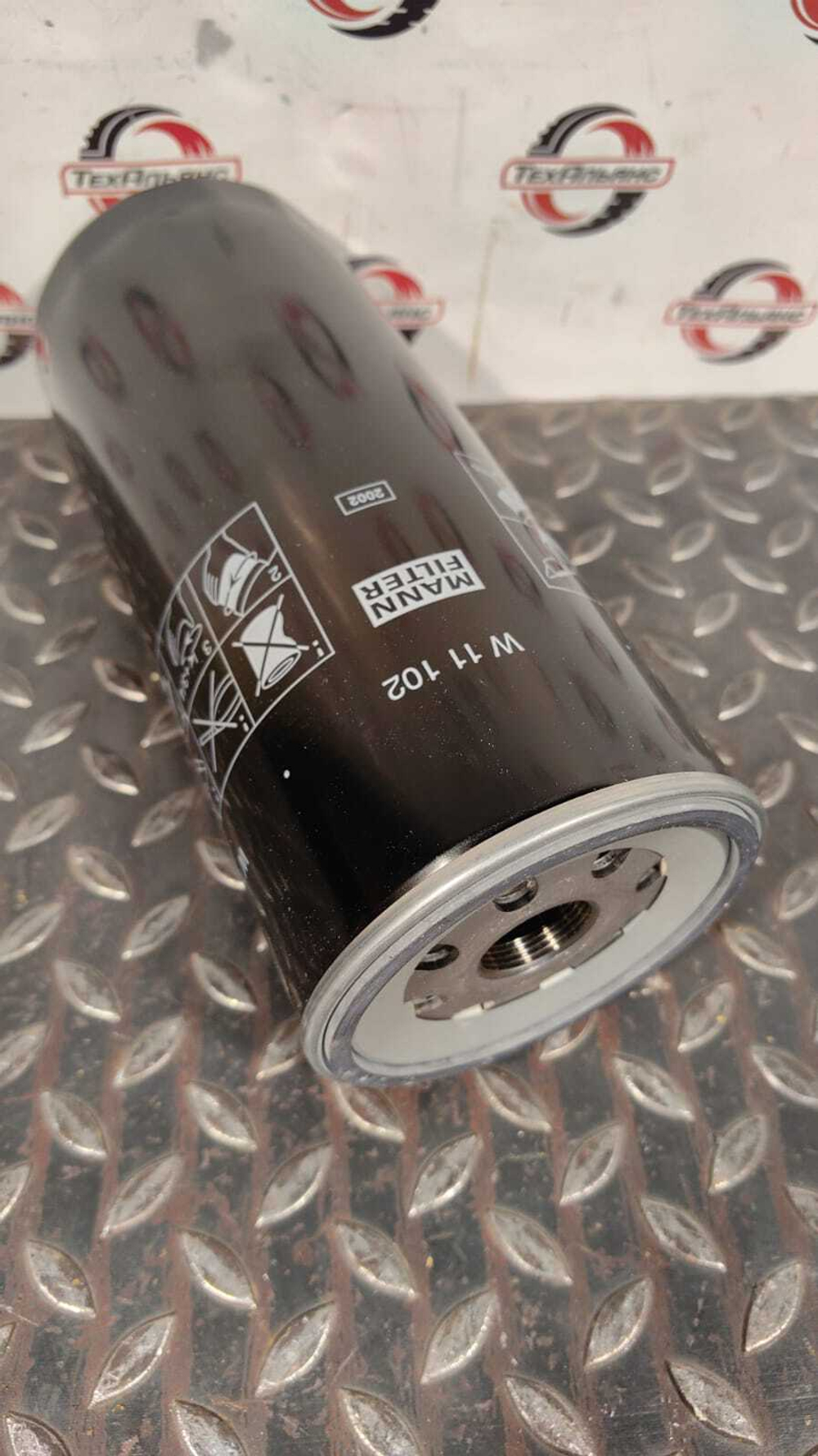 Фильтр масляный Mann Filter W11102