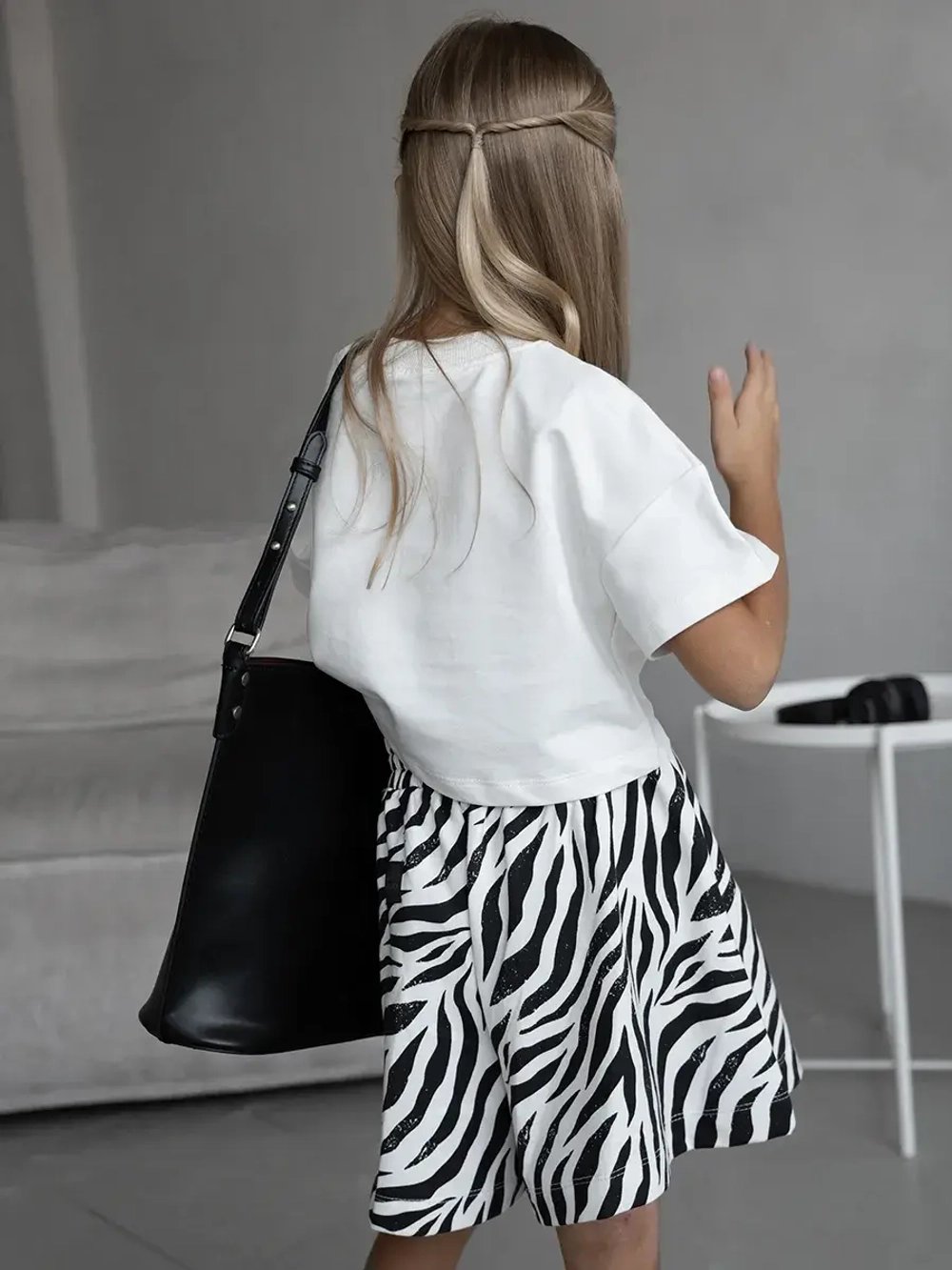 Летний костюм, футболка и шорты для девочки