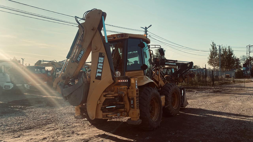 Bull 4SX Экскаватор-погрузчик 4SX (Дизельный, 4,6 л, 116 л.с., АТ)