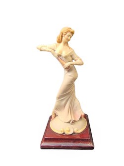 Статуэтка "Девушка с веером" Capodimonte