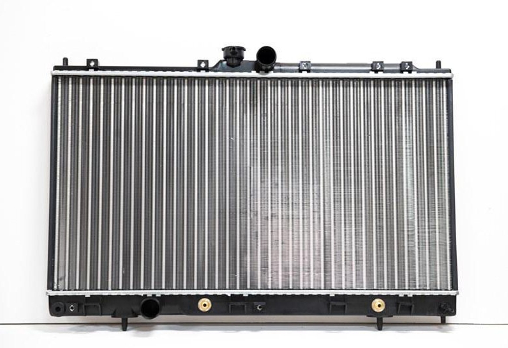 Радиатор охлаждения Mitsubishi Outlander 1