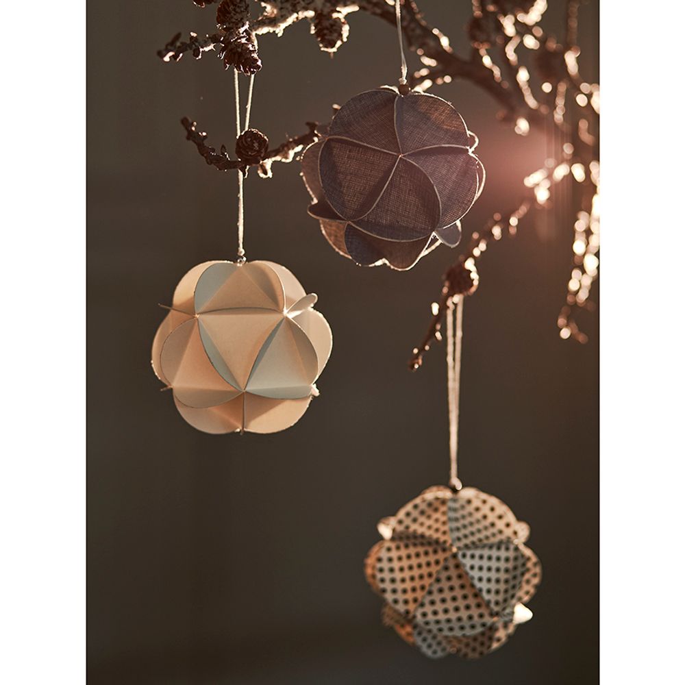 Набор елочных украшений из бумаги Fashion moments из коллекции New Year Essential, 3 шт.