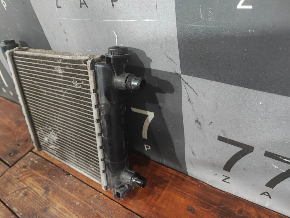 Радиатор дополнительный BMW X1 (F48) 15-нв Б/У Оригинал 17117634565