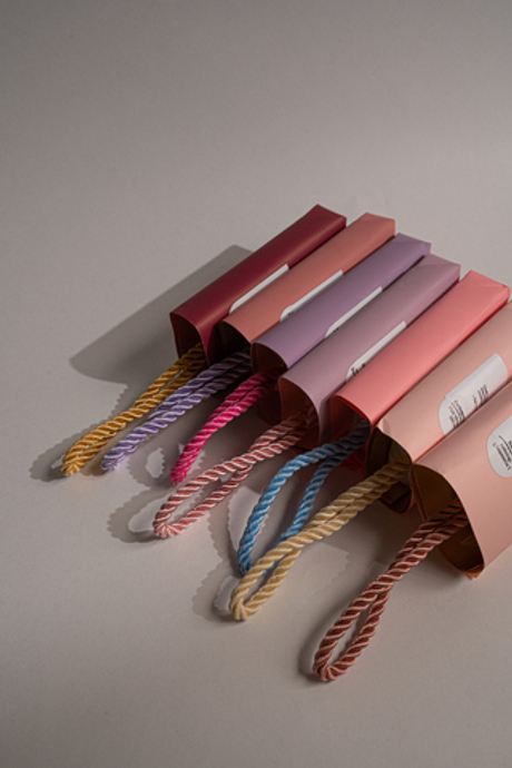 BOUTIQUE DE SAVON Масляная плитка-жгут для тела Белый кедр, шафран и фиалка (по мотивам Ganymede)