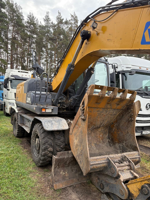 XCMG XE210* Экскаватор колесный XE210WD (Дизельный, 6,7 л, 184 л.с., АТ)