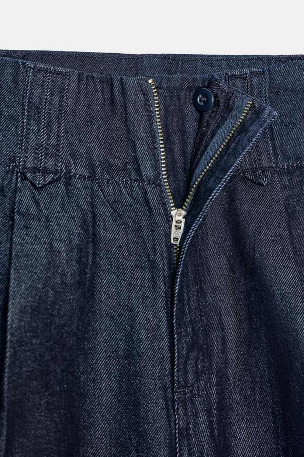 ZARA ДЛИННЫЕ ШОРТЫ С ЗАЩИПАМИ, СИНИЙ