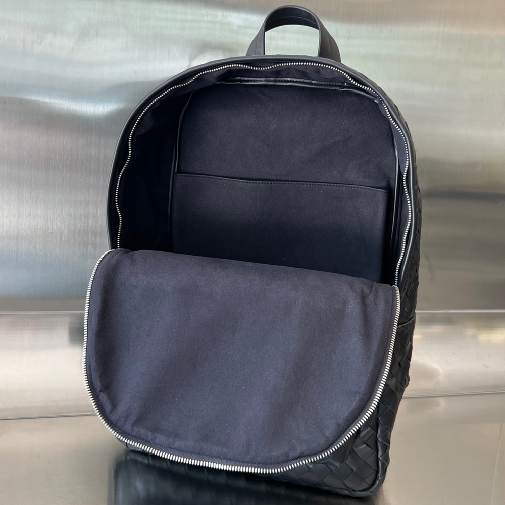 Bottega Veneta Medium Backpack 46 cm