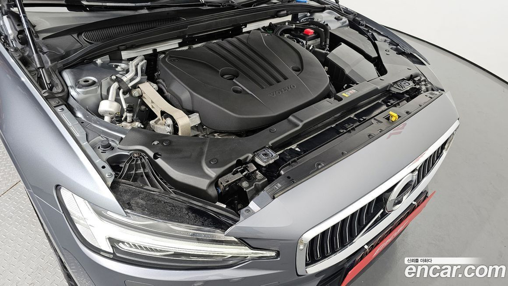 Volvo S60 3 Generation B5 Inscription (10.2021)