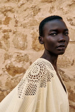 ZARA КОРОТКОЕ ПЛАТЬЕ, ЦВЕТ СЛОНОВОЙ КОСТИ