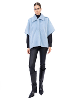 Женское голубое пальто-накидка из овчины