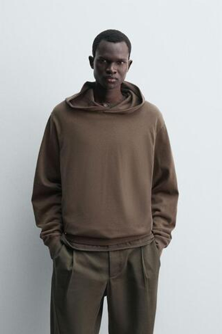 ZARA ТОЛСТОВКА С КАПЮШОНОМ И ЭФФЕКТОМ ПОТЕРТОСТИ, КОРИЧНЕВЫЙ