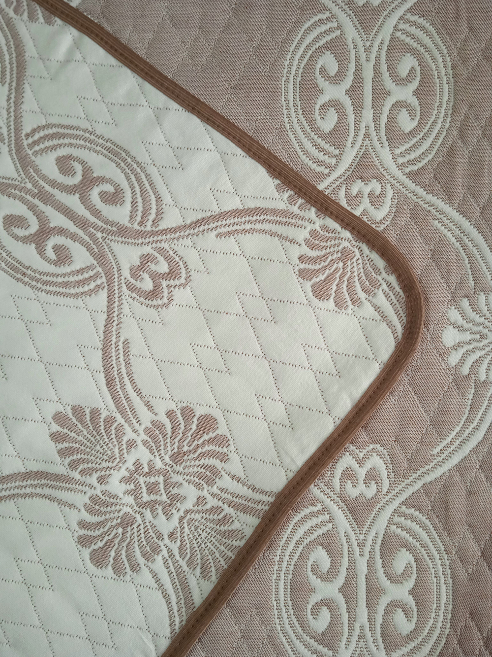 Покрывало жаккардовое двухстороннее Нежность 363-16 беж 2.0 (180х200)