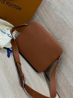 Сумка-мессенджер Louis Vuitton