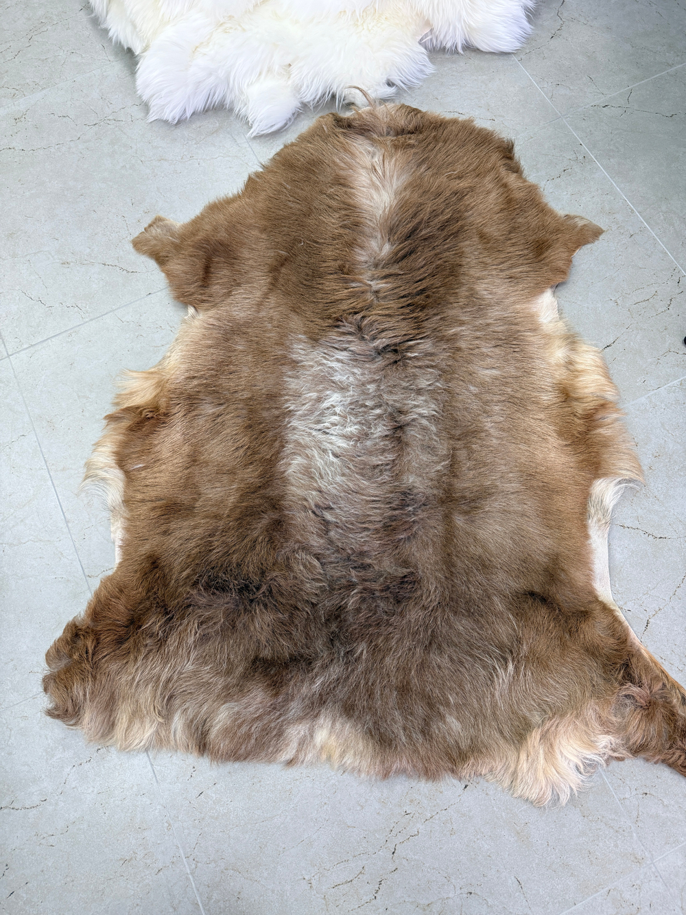 Шкура коврик меховой прикроватный овчина, 120х65 см.