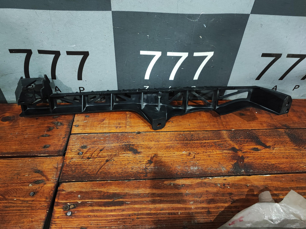 Кронштейн фары правой Mazda 3 (BK) 02-09 Новое Оригинал BP4K50151D