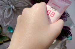 Holika Holika Petit BB Cream Shimmering BB-крем с жемчужной пудрой для сияния кожи
