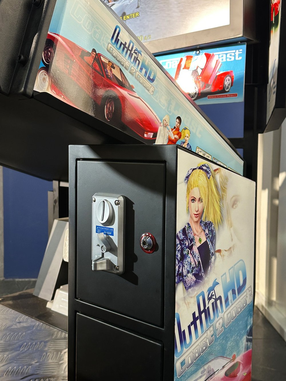 Гоночный симулятор «OutRun»