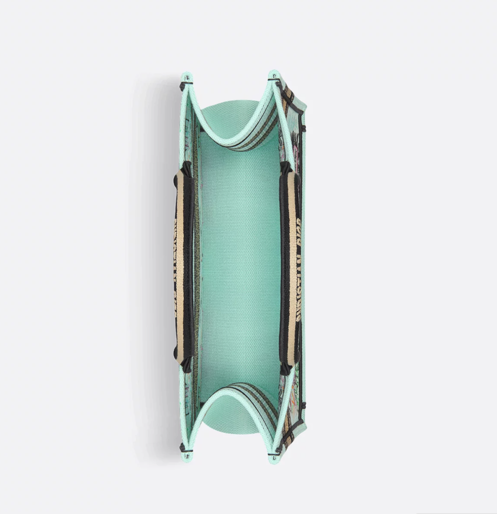Сумка Dior Book Tote Medium Souvenir из рафии и вышитого хлопка с логотипом