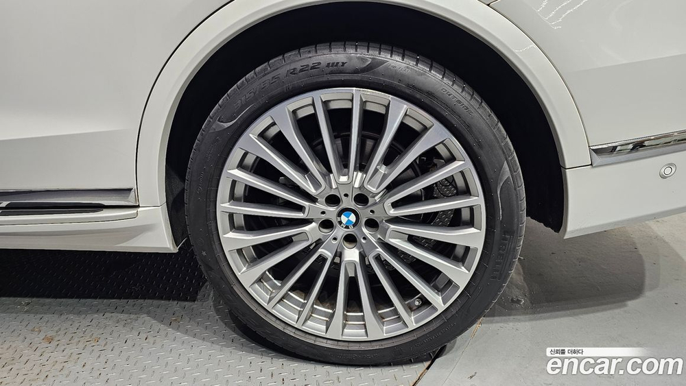 BMW X7 (G07) xDrive 40i Design Pure Excellence 6-и местный (03.2021)