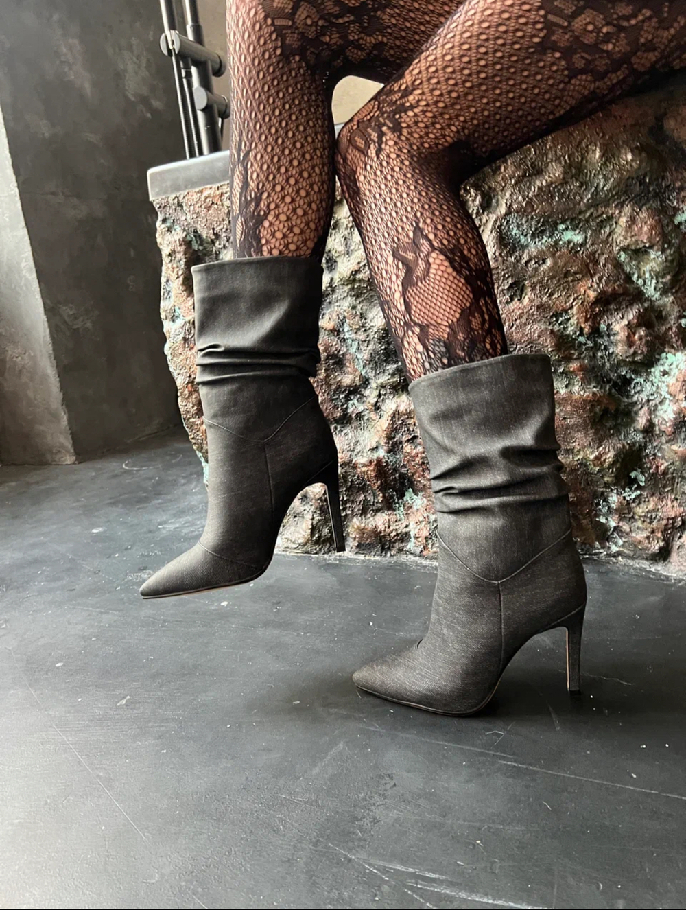 Ботильоны трубы на шпильке