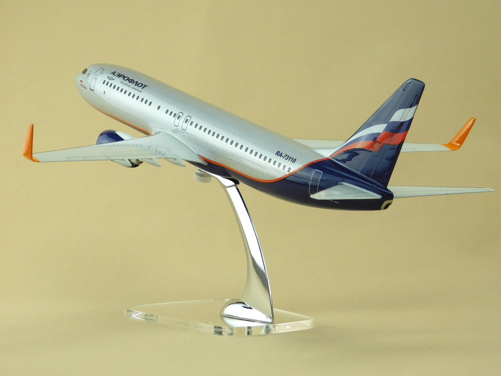 Модель самолета Boeing 737-800 (М1:100, Аэрофлот, RA-73110, И. Айвазовский)