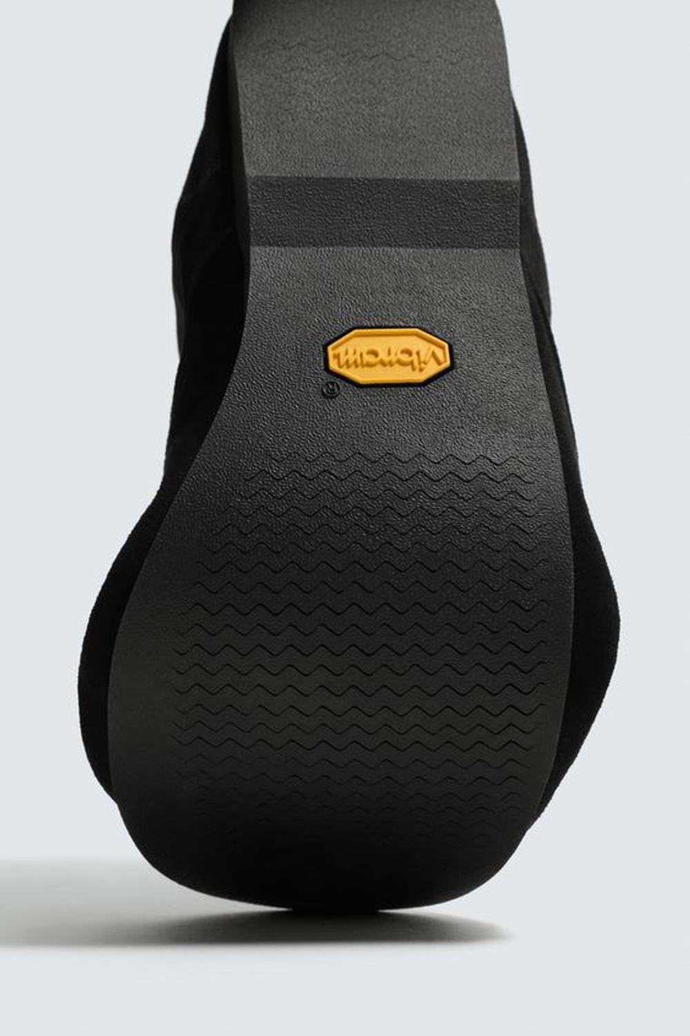 ZARA Х AARON LEVINE КОЖАНЫЕ БОТИНКИ VIBRAM®, ЧЕРНЫЙ