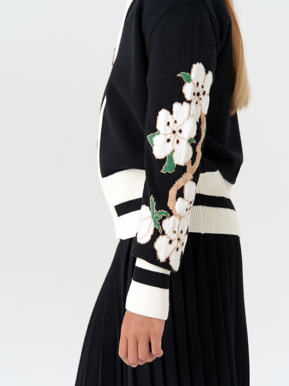 Кардиган для девочки на молнии в школу AT1070 черный