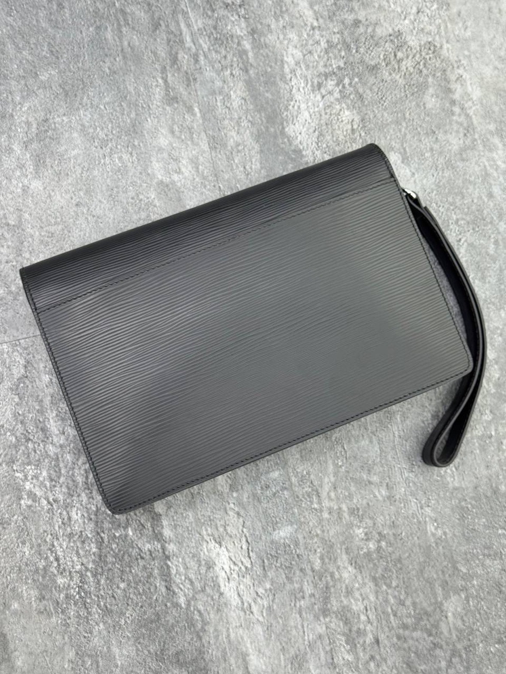 Клатч Louis Vuitton