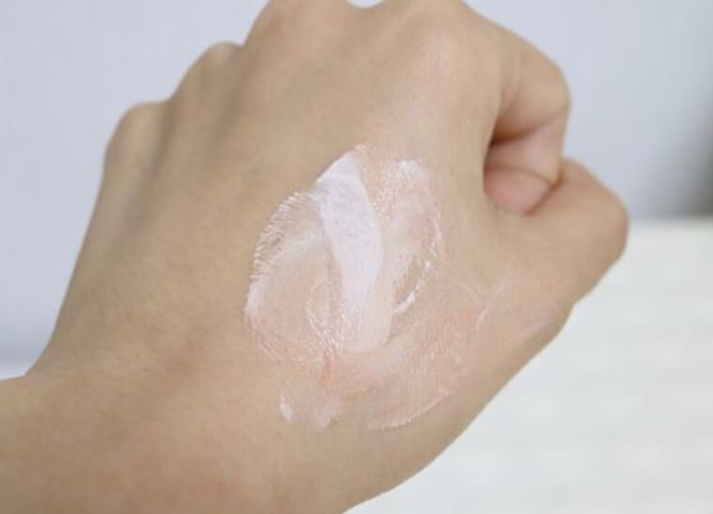 Корректирующий крем для лица CCC Cream Yu.r SPF50+ PA+++ 50 мл
