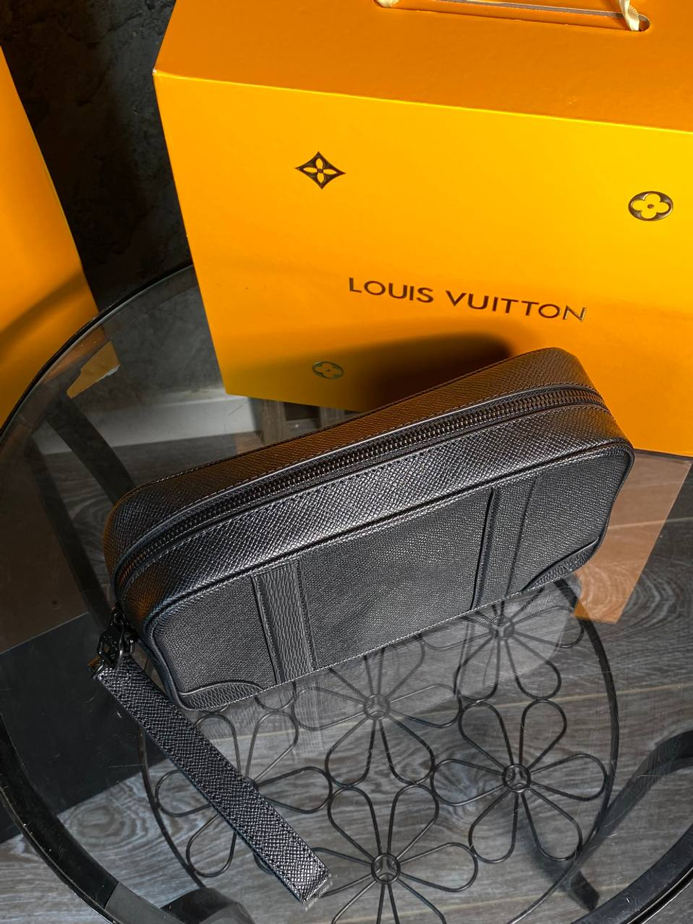 Сумка-мессенджер Louis Vuitton