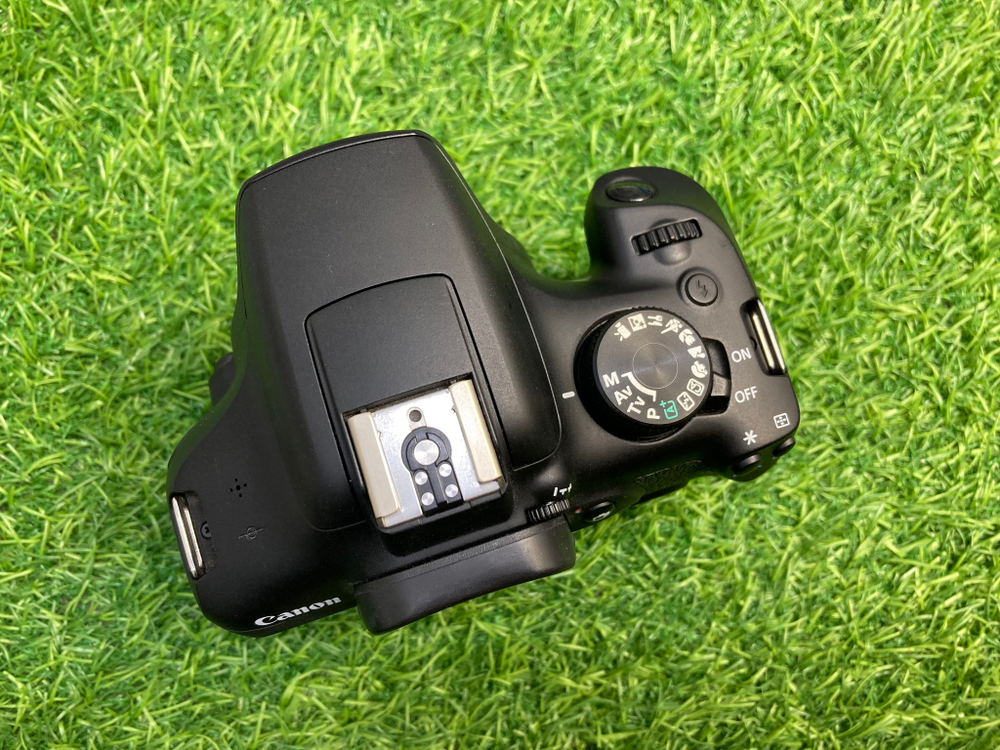 Canon 1300D + 18-55mm 3.900 кадров Покупка/Продажа