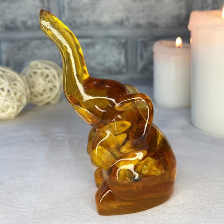 Слон хобот вверх большой