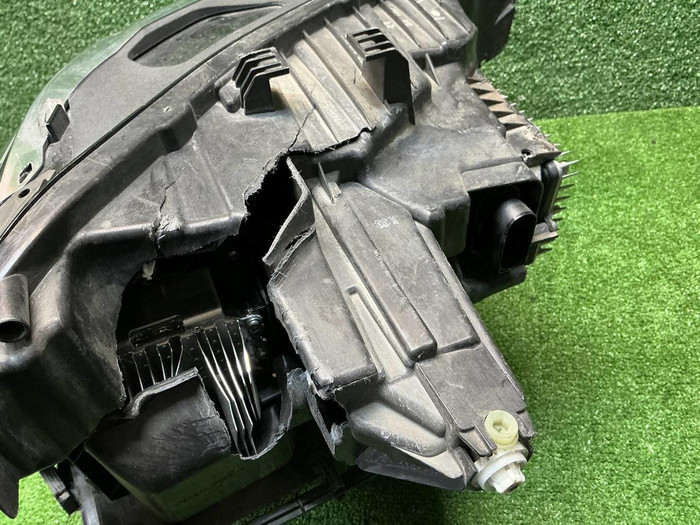 Битая Фара левая Audi Q6 (2022-н.в.) LED