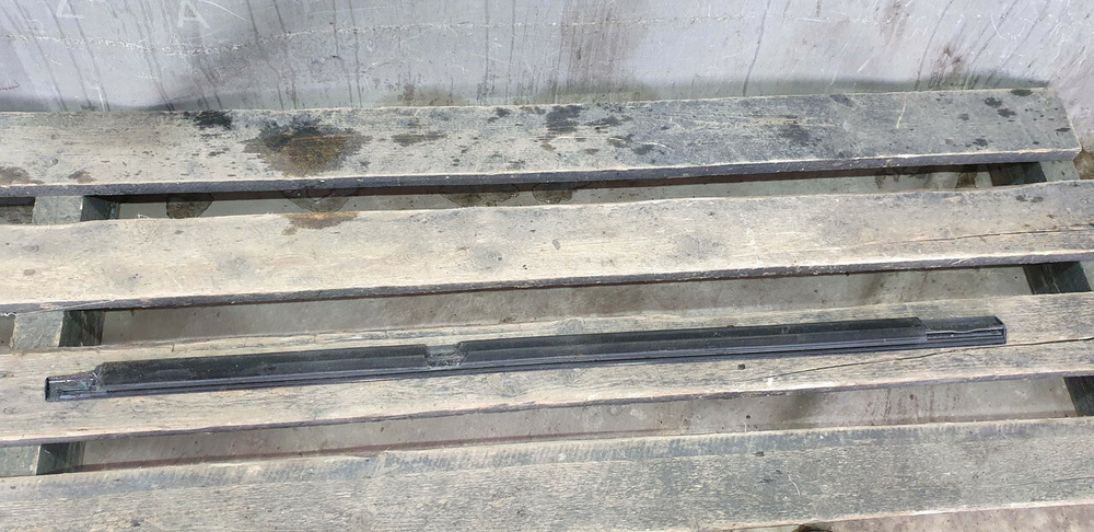 Молдинг двери задней левой Mercedes C (W205) 14-23 Б/У Оригинал A2057303501