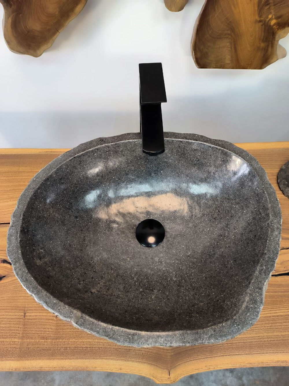 Раковина из речного камня RS-65881 52х42х15 из натурального камня