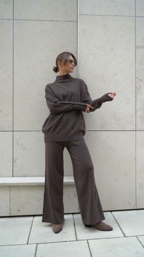 Джемпер с контрастными полосками в цвете шоколад