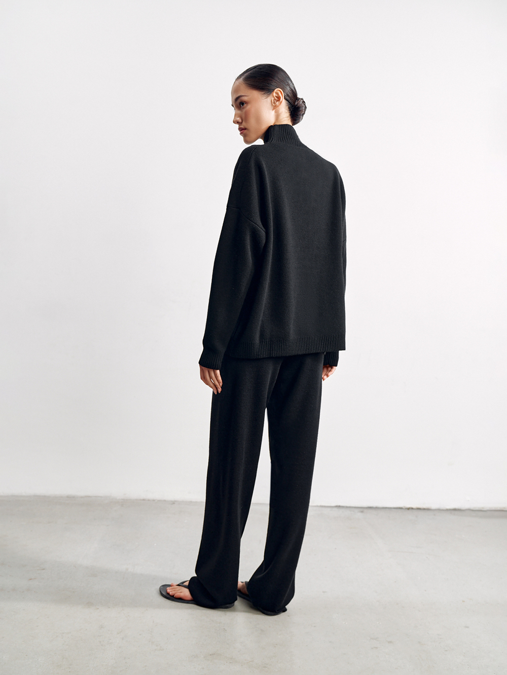 Свитер WEEKEND, чёрный