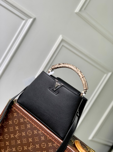 Louis Vuitton Capucines BB