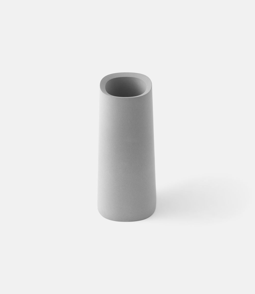 22 Studio Superellipse Large — ваза из бетона