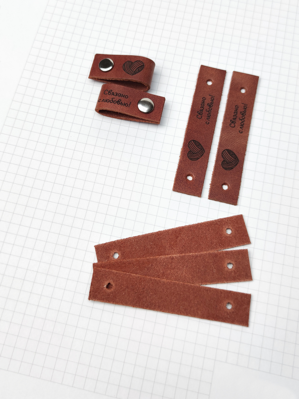 Бирки кожаные "Связано с любовью" хольнитены, набор 50 шт коричневый