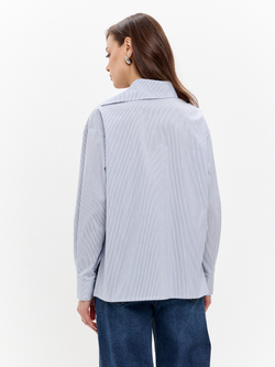 Рубашка с крупным воротником-стойкой