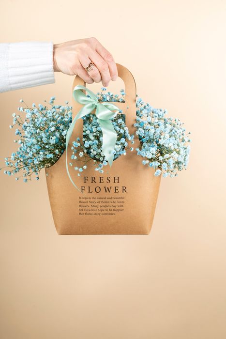 Композиция из голубой гипсофилы