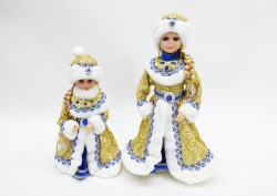 Снегурочка в синей с золотом шубе и шапке 40см Triumph Nord