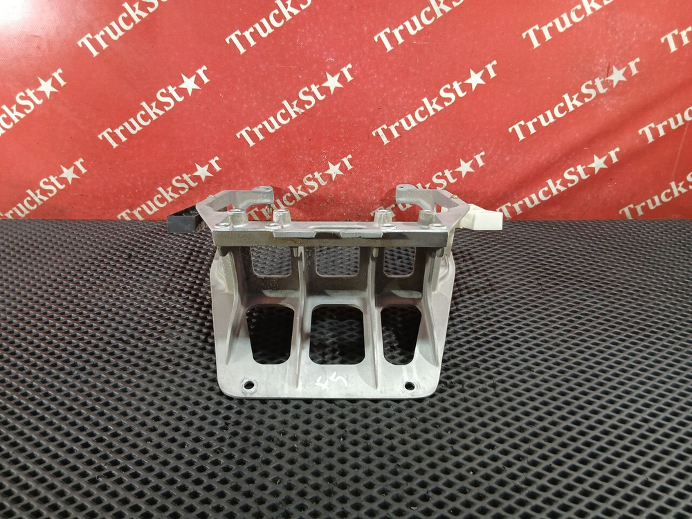 Кронштейн рулевой колонки 2023г