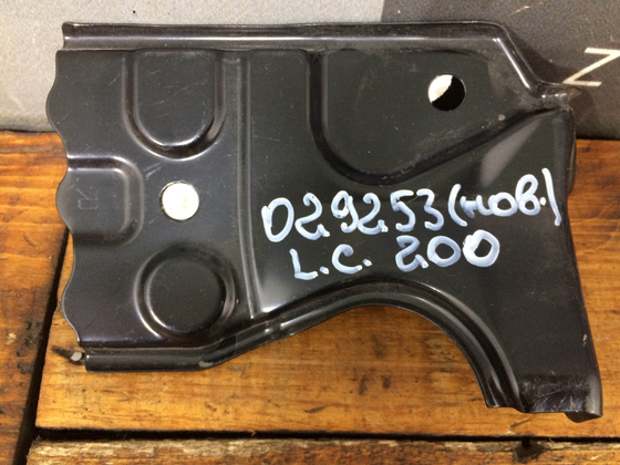 Кронштейн радиатора LC 200 LX570 15-21 Новый Оригинал 5325760100