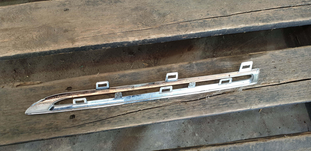 Молдинг решетки радиатора Mercedes GLC (X253) 15-19 Б/У Оригинал A2538880285