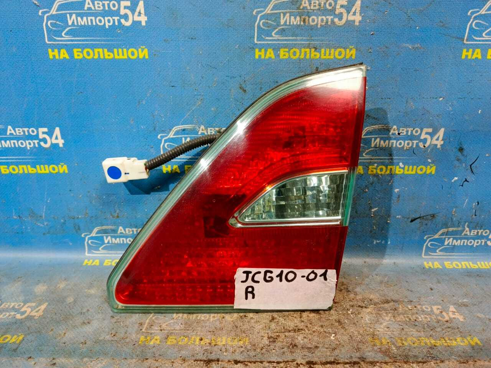 Вставка багажника правая TOYOTA BREVIS 2002