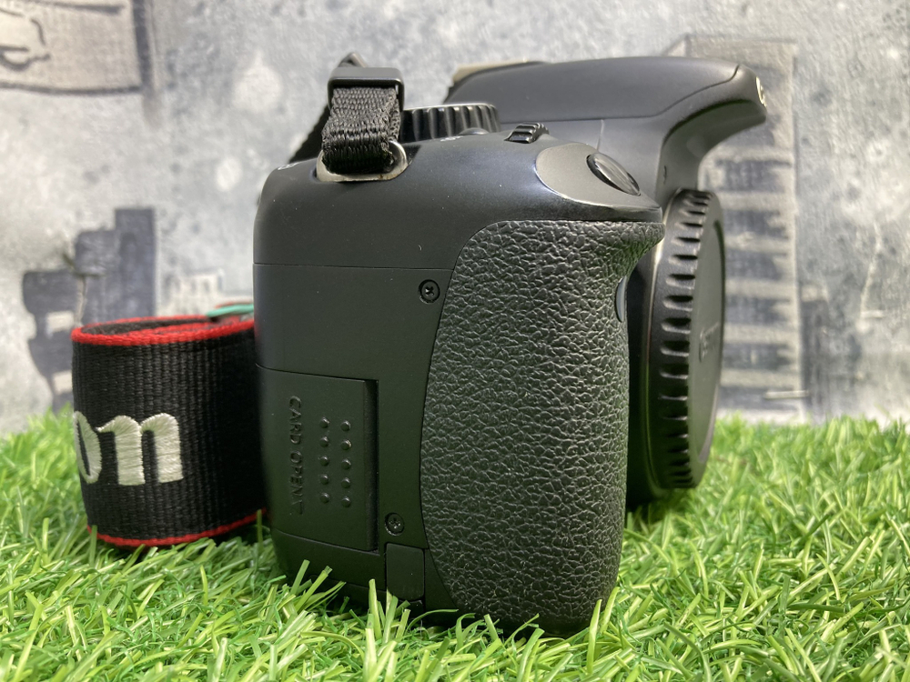 Canon EOS 550D Покупка/Продажа
