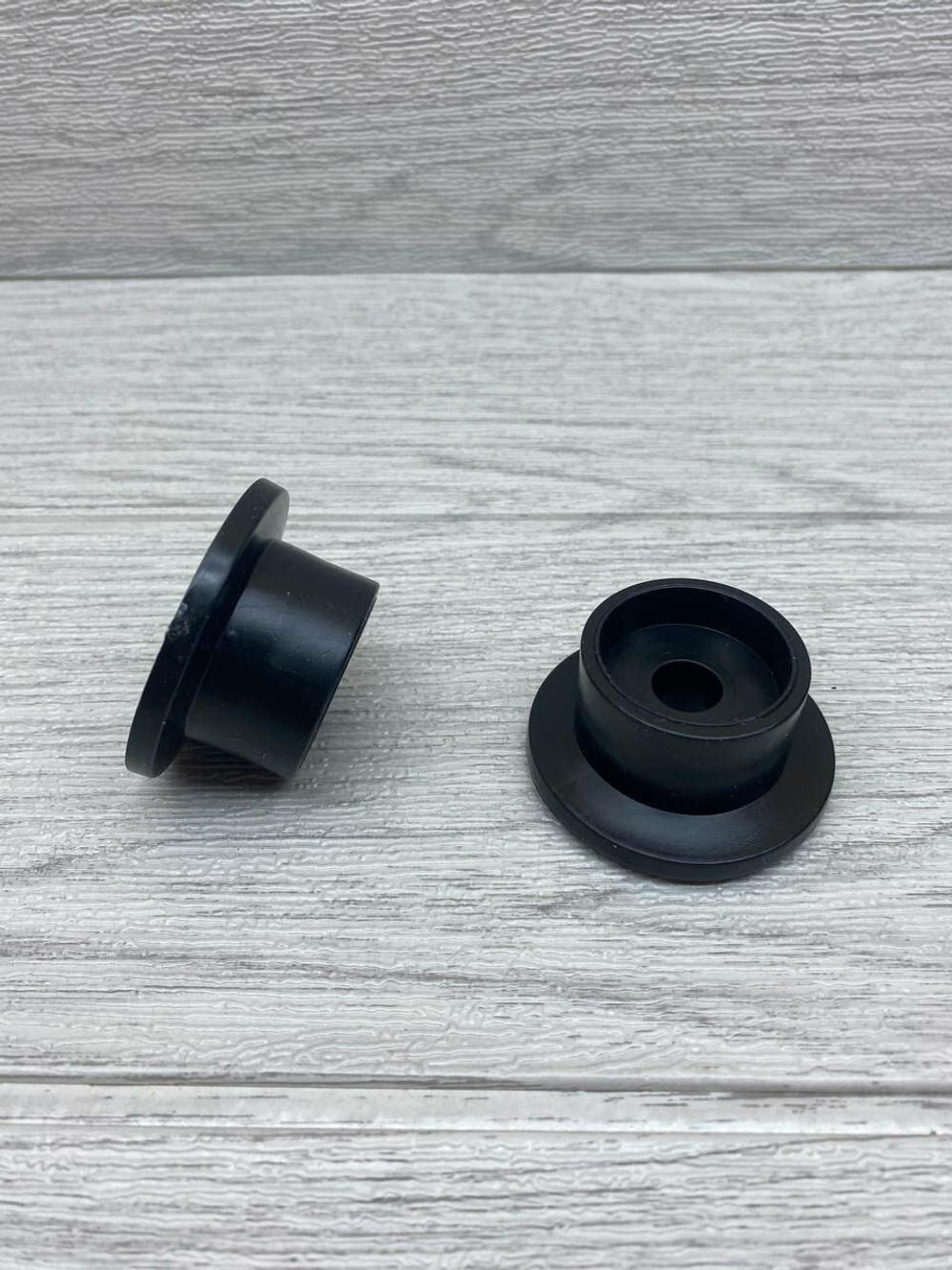 Колесо для мебели ролик для дивана диаметр 48 мм отверстие 10 мм 2 шт